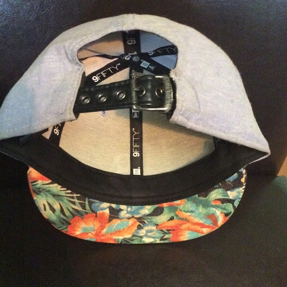 Tampa Bay Adjustable ball cap floral design - Picture 2 of 2